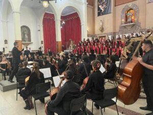 Josep Gil dirige la Joven Orquesta de Gran Canaria