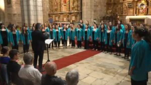 la alegría de las componentes del Coro de Voces Blancas del Conservatorio Profesional de Música de Santa Cruz de Tenerife